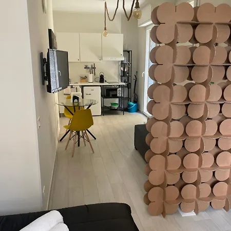 아파트 Marlene's 2 *